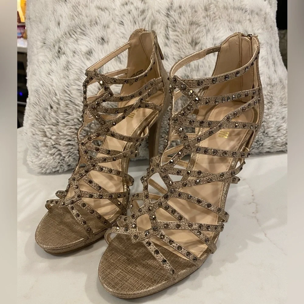 Bar III platform heels